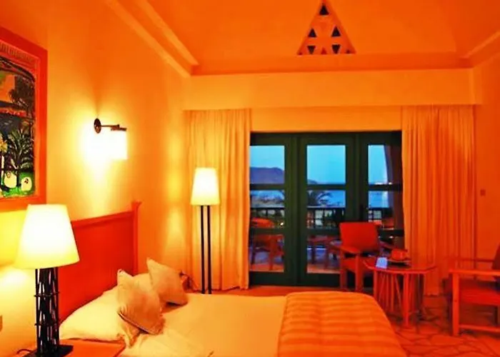 Miramar Heights אתר נופש 5*